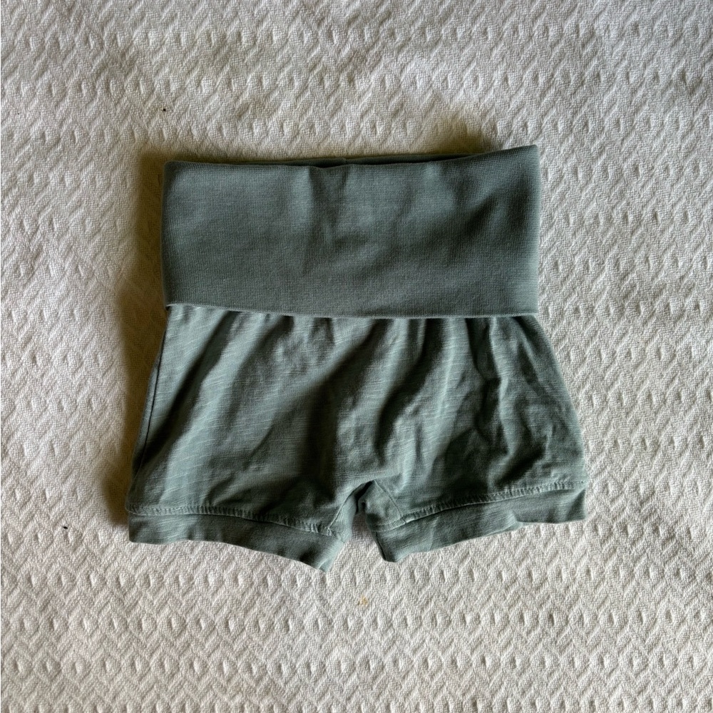 Kate Quinn rollover shorts in 18-24 months